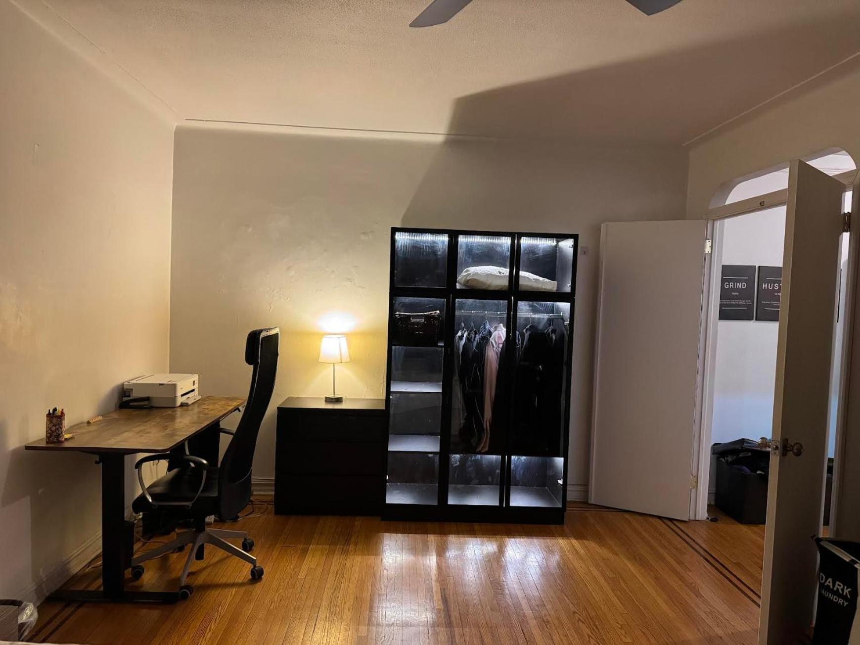2 Large Bedrooms In Rego Park Appartement