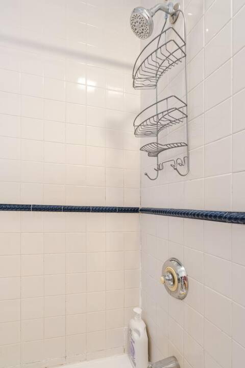 2 Large Bedrooms In Rego Park Appartement